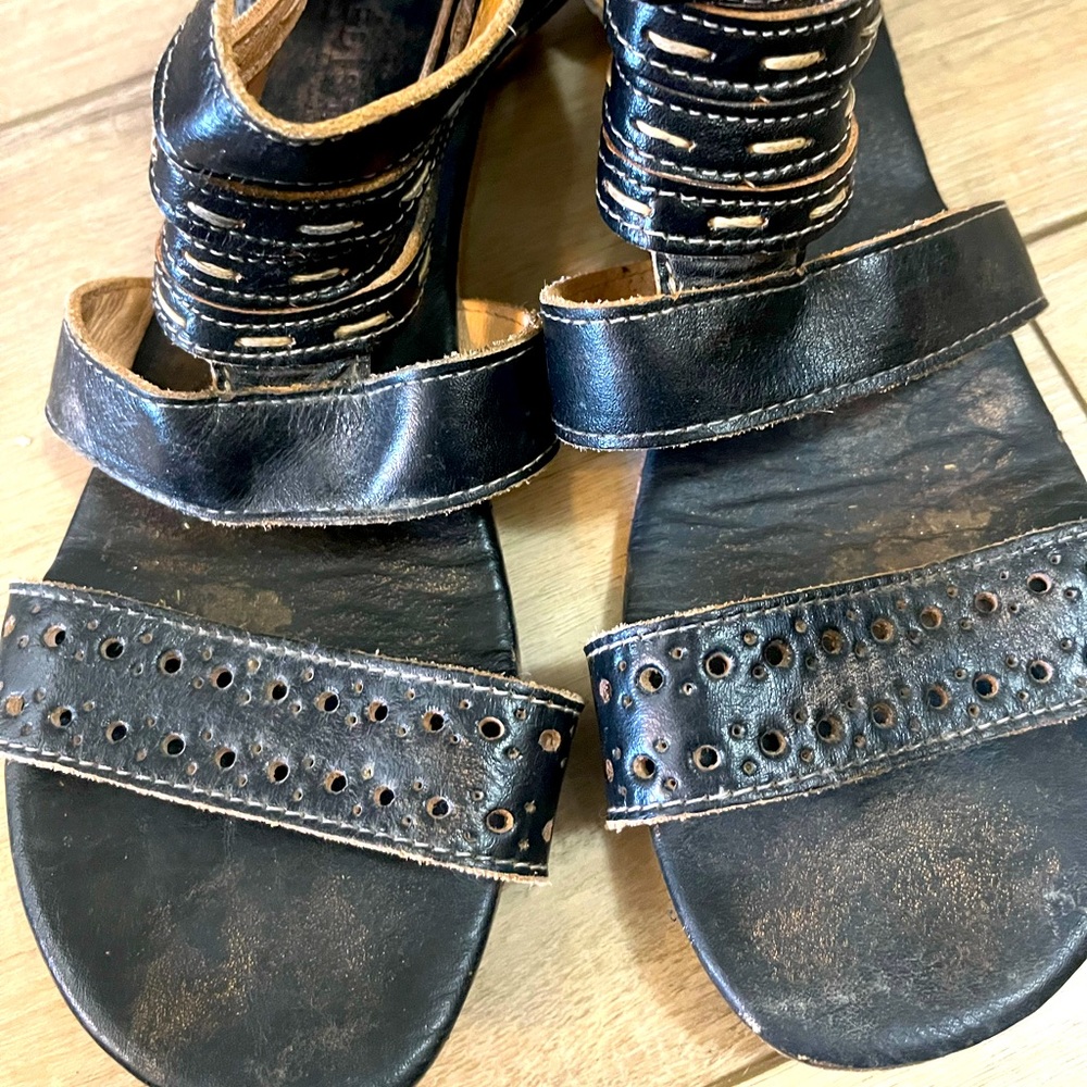 Bed Stu Distressed Black Sandal.  Size 10.